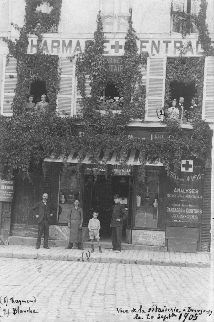 Pharmacie centrale 1905